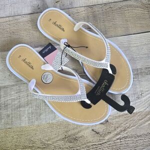 CHATTIES | NWT Thong Style Flip Flop Sandals w/ Accents in White sz 7/8